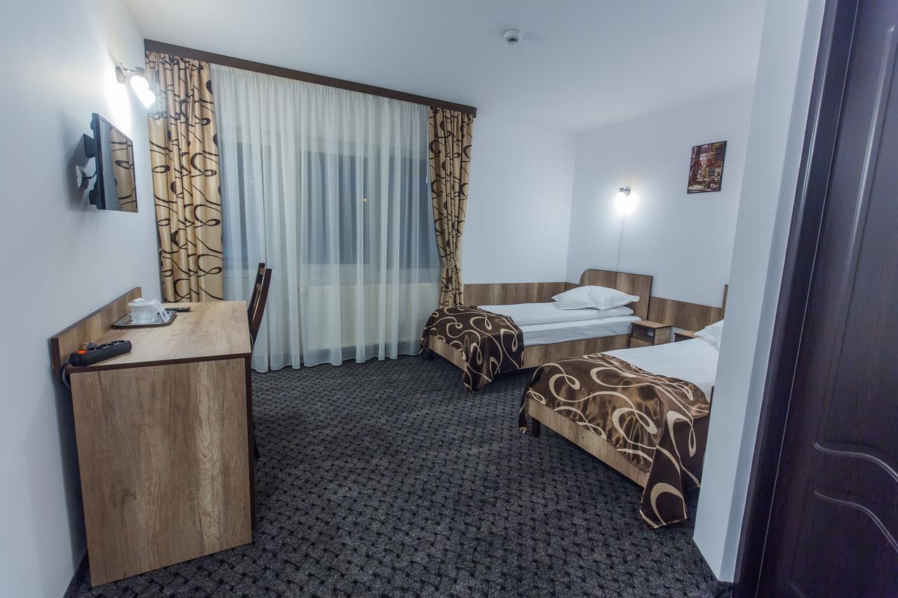 Hotel Raxand Residence Mioveni Extérieur photo