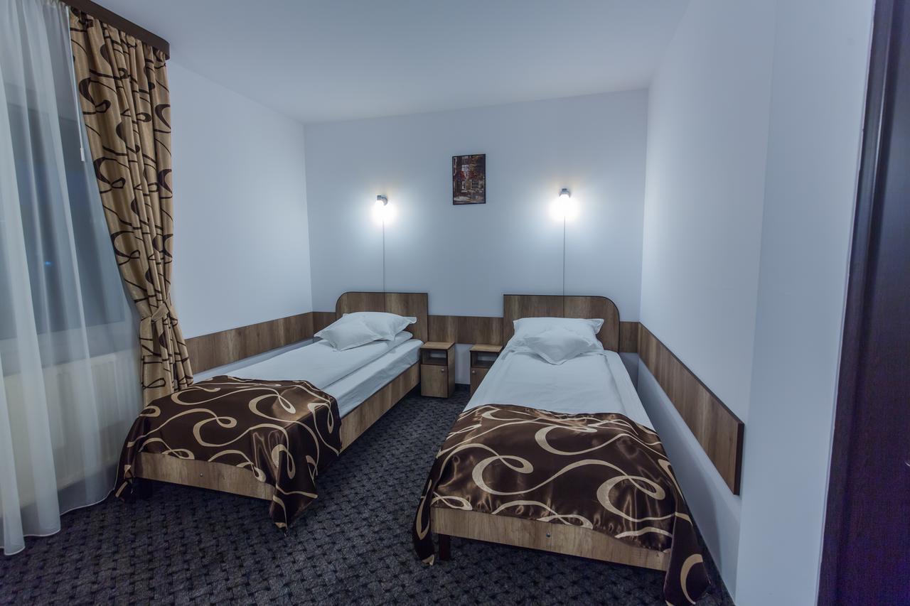 Hotel Raxand Residence Mioveni Extérieur photo