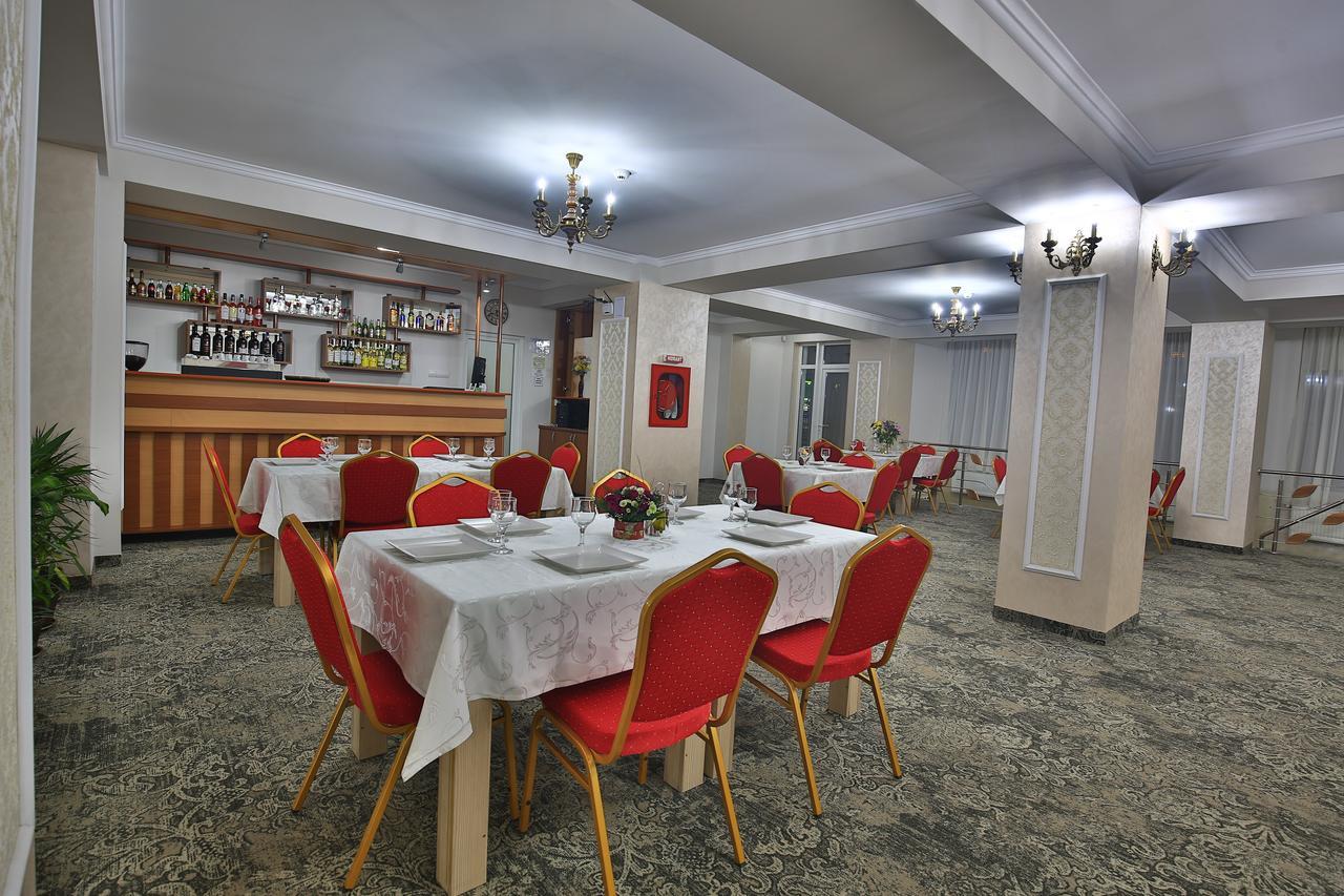 Hotel Raxand Residence Mioveni Extérieur photo