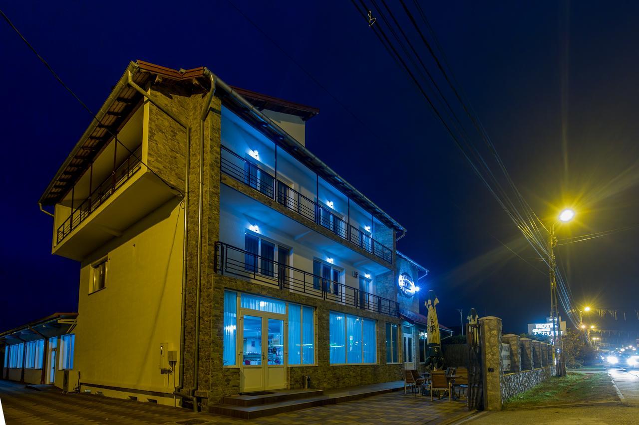Hotel Raxand Residence Mioveni Extérieur photo