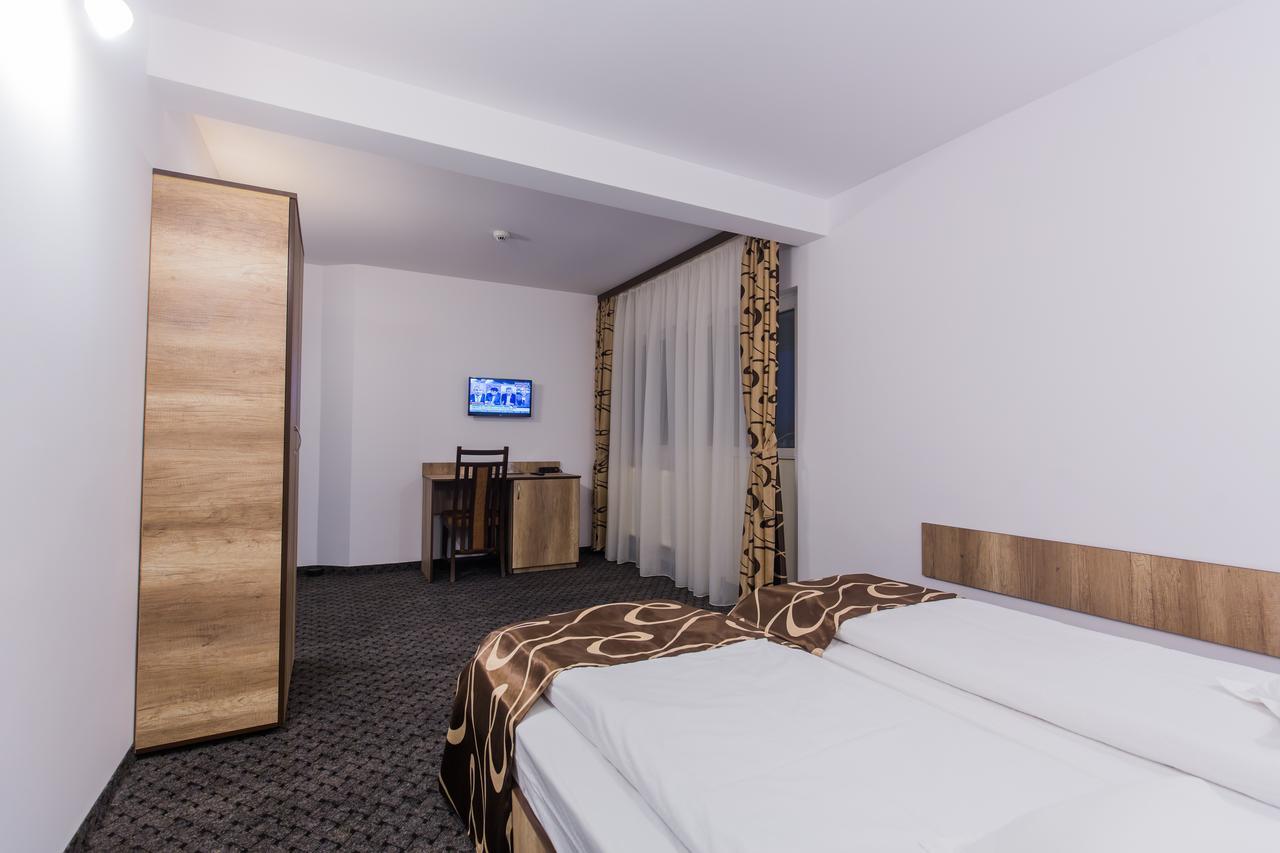 Hotel Raxand Residence Mioveni Extérieur photo