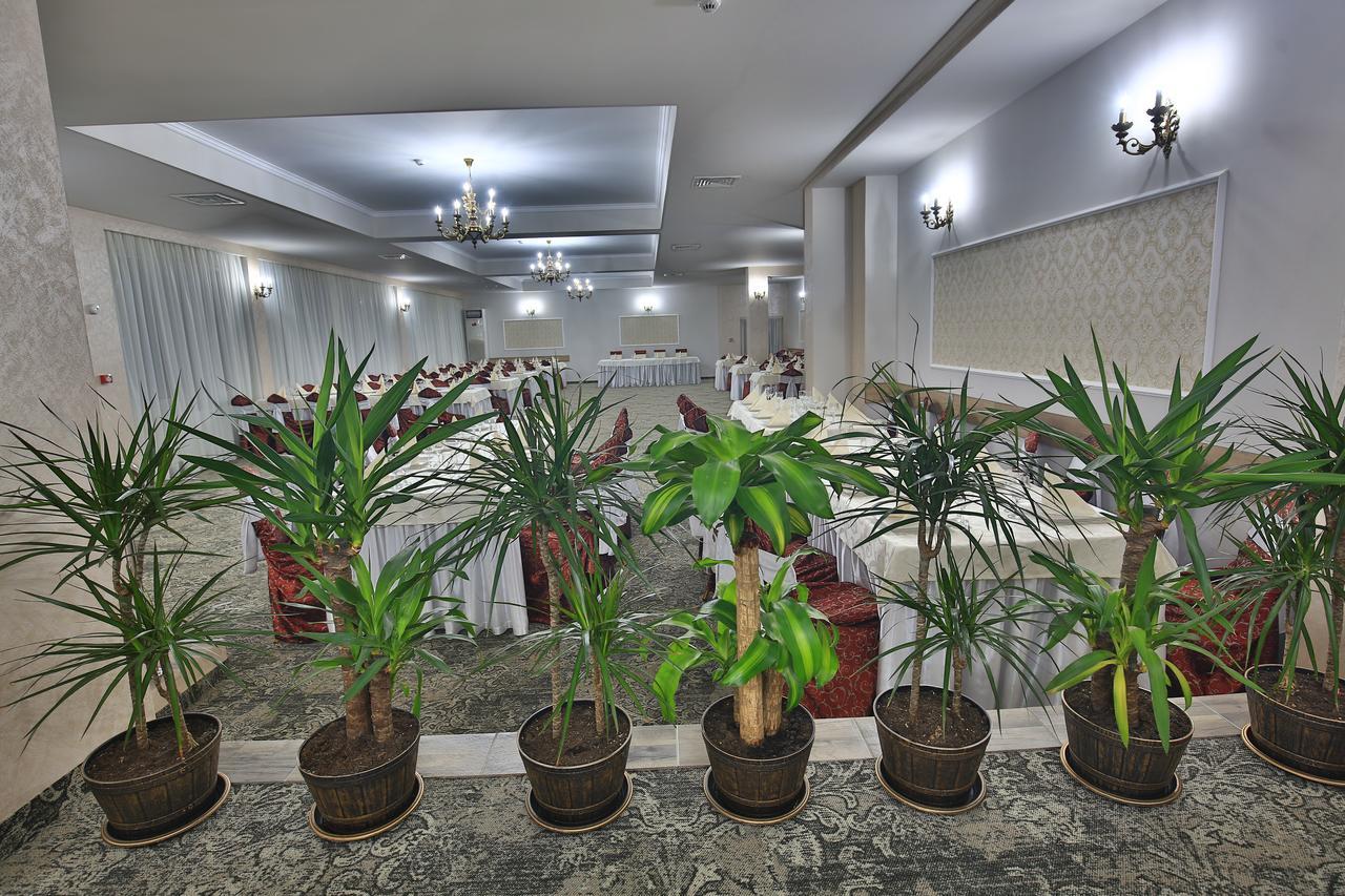 Hotel Raxand Residence Mioveni Extérieur photo