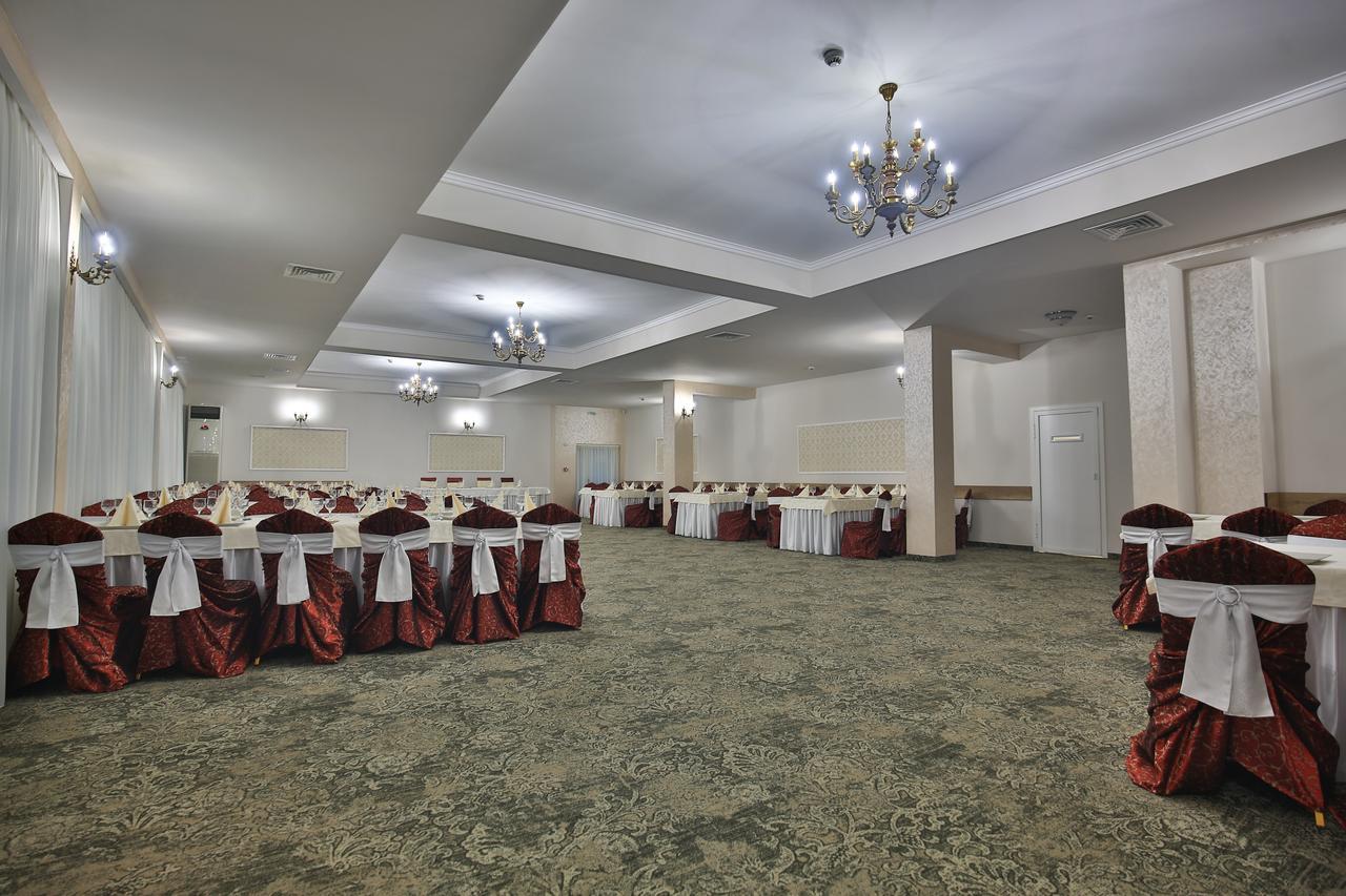 Hotel Raxand Residence Mioveni Extérieur photo